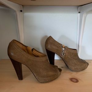 Frye Pewter Color Shoes- great sturdy sexy shoes